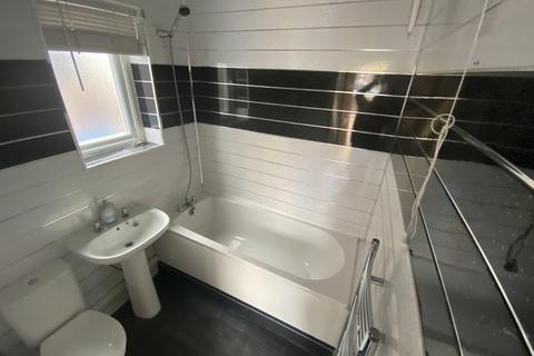 4 bedroom end of terrace house to rent, Rosedale Grove, Hull HU5