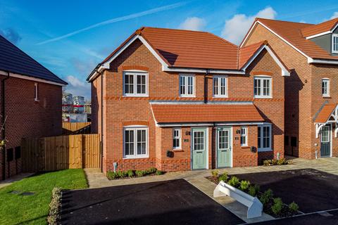 3 bedroom semi-detached house to rent, Clive Road, Crewe, CW1