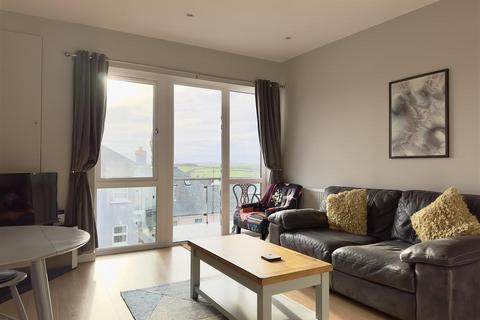 1 bedroom penthouse to rent, Pentire Crescent, Newquay TR7