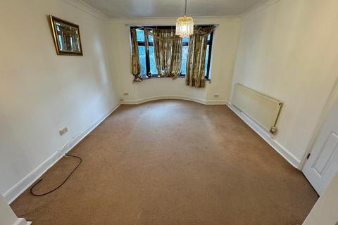 4 bedroom detached house to rent, Cranford Lane, Hounslow, TW5