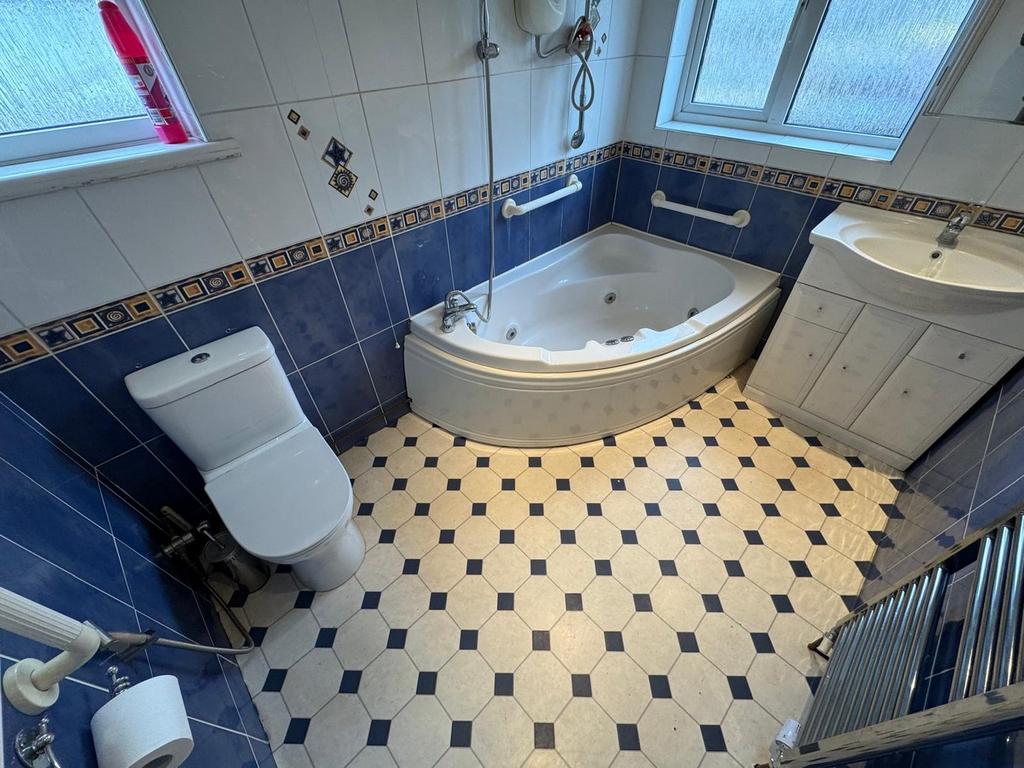 First Floor Bathroom