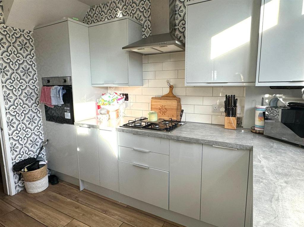 Kitchen 2.jpg