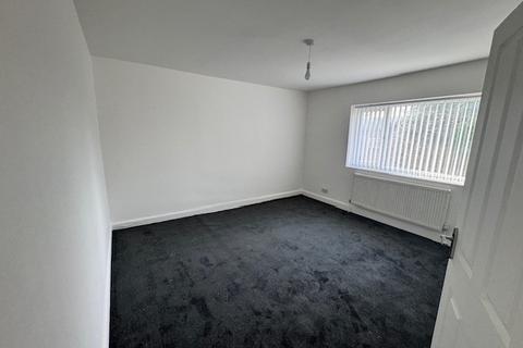 3 bedroom semi-detached house to rent, Birchfields Road, Manchester, M13