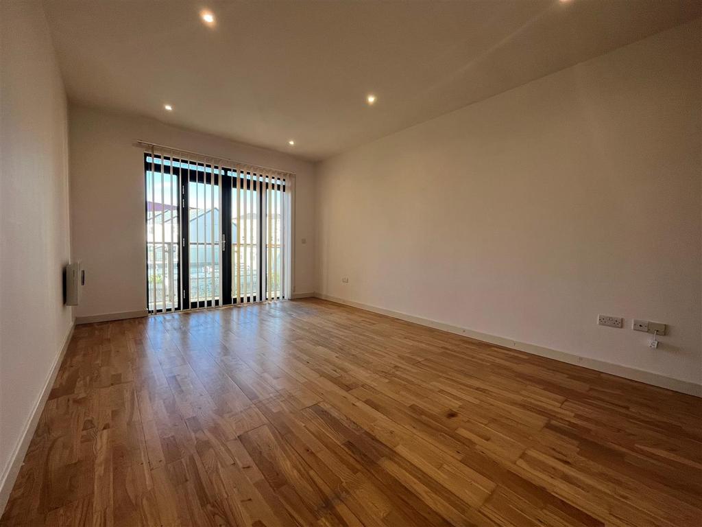 Living area 2.jpg
