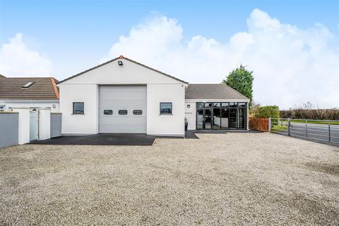 4 bedroom detached bungalow for sale, Newquay Road, St Columb Road TR9