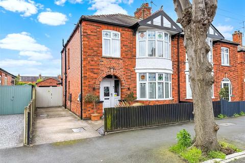 3 bedroom semi-detached house for sale, Harewood Avenue, Newark