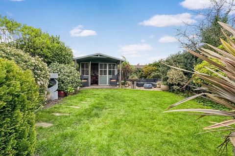 3 bedroom semi-detached house for sale, Harewood Avenue, Newark