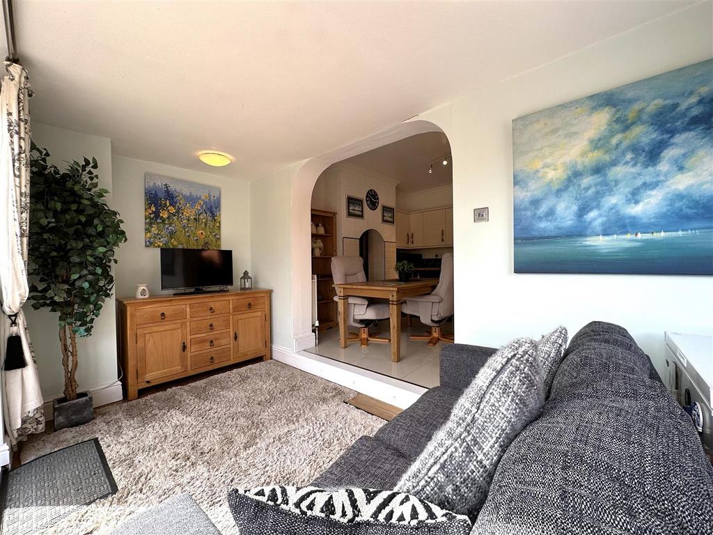 Sitting Room Into Kitchen/Diner 817