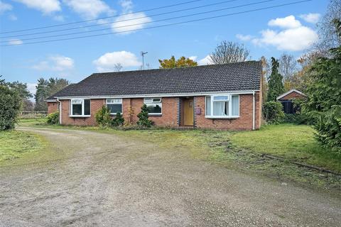 4 bedroom detached bungalow for sale, Cottage Lane, Collingham, Newark