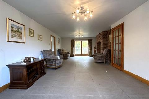 4 bedroom detached bungalow for sale, Cottage Lane, Collingham, Newark