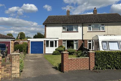 3 bedroom semi-detached house for sale, Sandfield Way, Newark