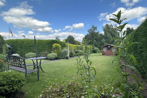 3 bedroom semi-detached house for sale, Sandfield Way, Newark