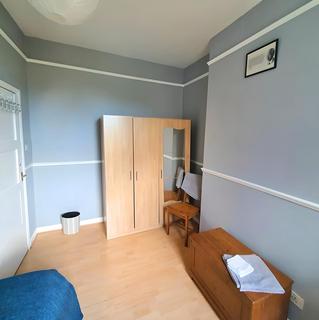 1 bedroom in a house share to rent, Ashmead Road, London SE8