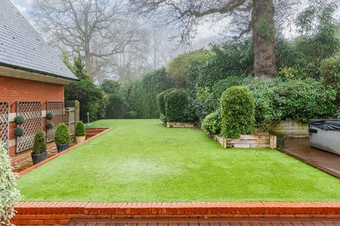 5 bedroom detached house for sale, Thorndon Approach, Brentwood CM13