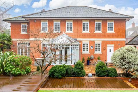 5 bedroom detached house for sale, Thorndon Approach, Brentwood CM13