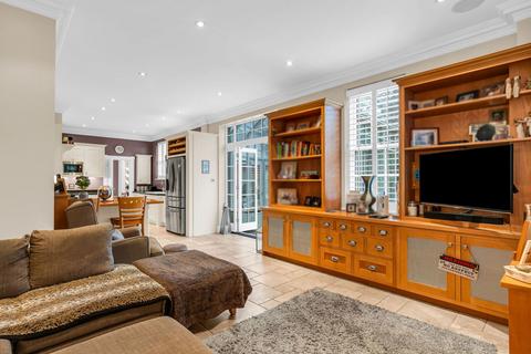 5 bedroom detached house for sale, Thorndon Approach, Brentwood CM13