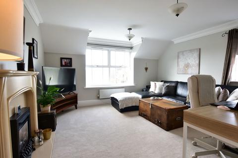 2 bedroom apartment for sale, Birmingham Road, Sutton Coldfield, B72 1LX