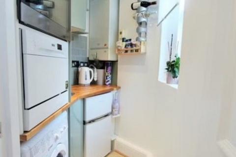 1 bedroom apartment to rent, London W1H