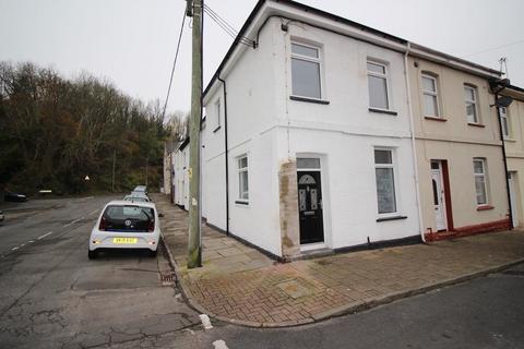 2 bedroom end of terrace house to rent, Hewell Street, Penarth CF64