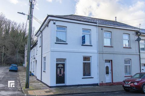 2 bedroom end of terrace house to rent, Hewell Street, Penarth CF64