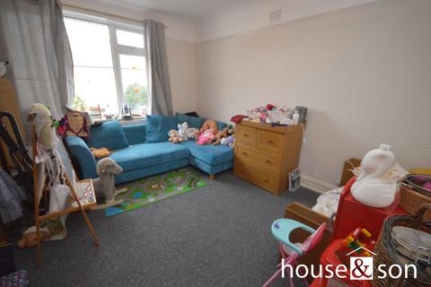 2 bedroom flat to rent, Pine Avenue, Southbourne