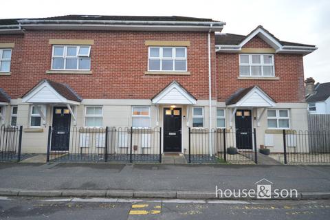 3 bedroom terraced house to rent, Henville Road, Charminster