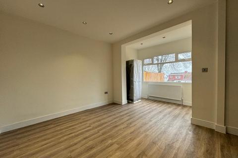 5 bedroom terraced house to rent, Kingsbury, London