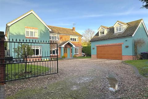 5 bedroom detached house for sale, Costa Row, Long Bennington, Newark