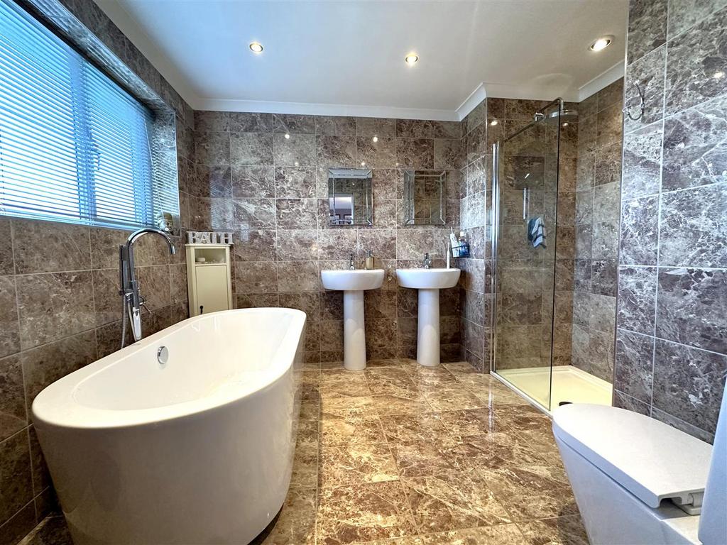 STUNNING En-Suite Bathroom 595