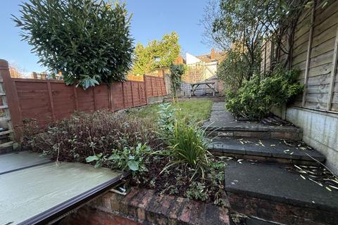 2 bedroom terraced house for sale, Lyndon Road, Sutton Coldfield, B73 6BS