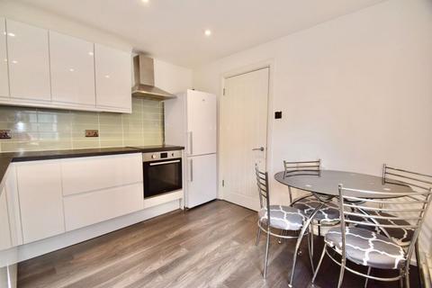 1 bedroom flat to rent, Ridley Road, London SW19