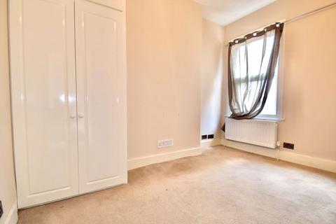 1 bedroom flat to rent, Ridley Road, London SW19