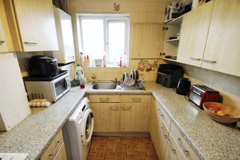 2 bedroom maisonette for sale, Goring Way, Greenford