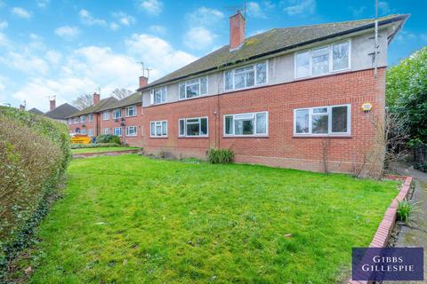 2 bedroom maisonette to rent, Lloyd Court, Pinner