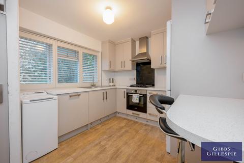 2 bedroom maisonette to rent, Lloyd Court, Pinner