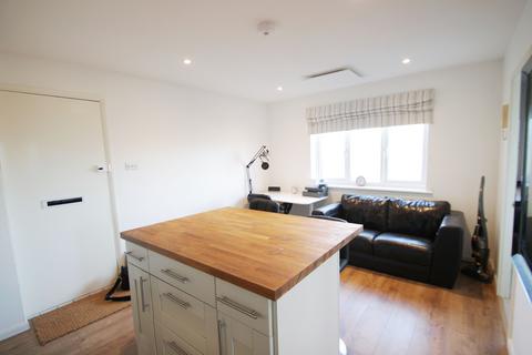 1 bedroom apartment to rent, Caroline Close, West Drayton