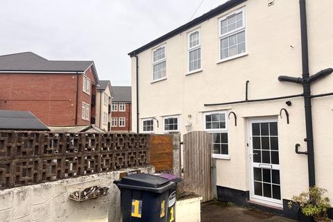 3 bedroom end of terrace house to rent, Ffynnon Court, Oswestry