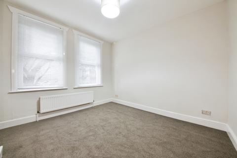 2 bedroom flat to rent, Lea Bridge Road, Leyton