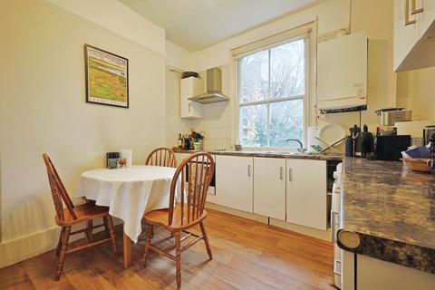 2 bedroom flat to rent, Blythe Road, W14