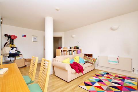 2 bedroom apartment to rent, Burrells Wharf Square, London