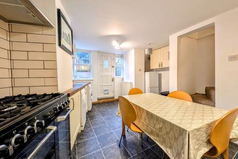 2 bedroom end of terrace house for sale, Beechwood Mount, Leeds LS4