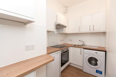 2 bedroom flat to rent, Mertoun Place, Edinburgh, EH11