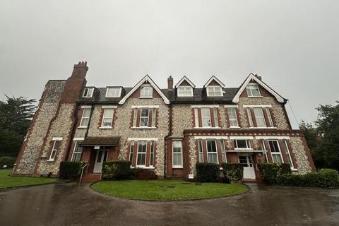 1 bedroom in a flat share to rent, Blackwater Road, Eastbourne, East Sussex, BN21 4JQ