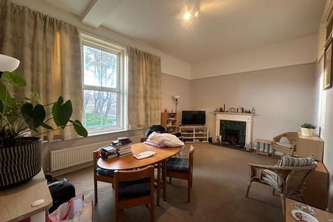 1 bedroom in a flat share to rent, Blackwater Road, Eastbourne, East Sussex, BN21 4JQ