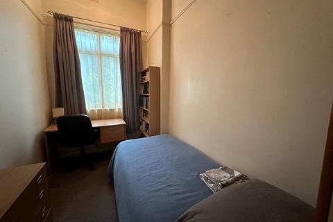 1 bedroom in a flat share to rent, Blackwater Road, Eastbourne, East Sussex, BN21 4JQ