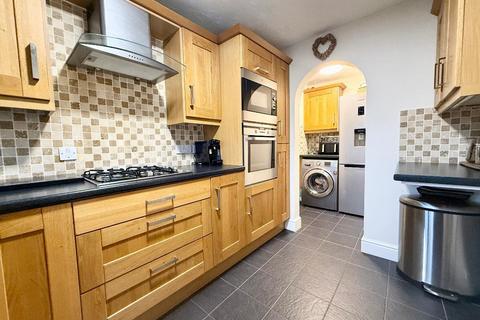 3 bedroom detached house for sale, Skelton Close, Barton Hills, Luton, Bedfordshire, LU3 4HE