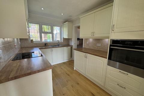 New Pine Beechey Way, Copthorne, Crawley, RH10 3LT