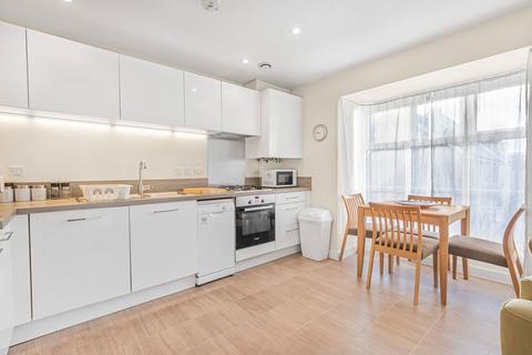 2 bedroom flat for sale, Hazelbourne Avenue, Sevenoaks TN15