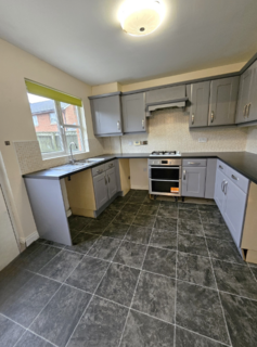 3 bedroom semi-detached house to rent, Ferndale, South Shields