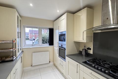 3 bedroom terraced house to rent, Brambling Way, Maidenhead SL6